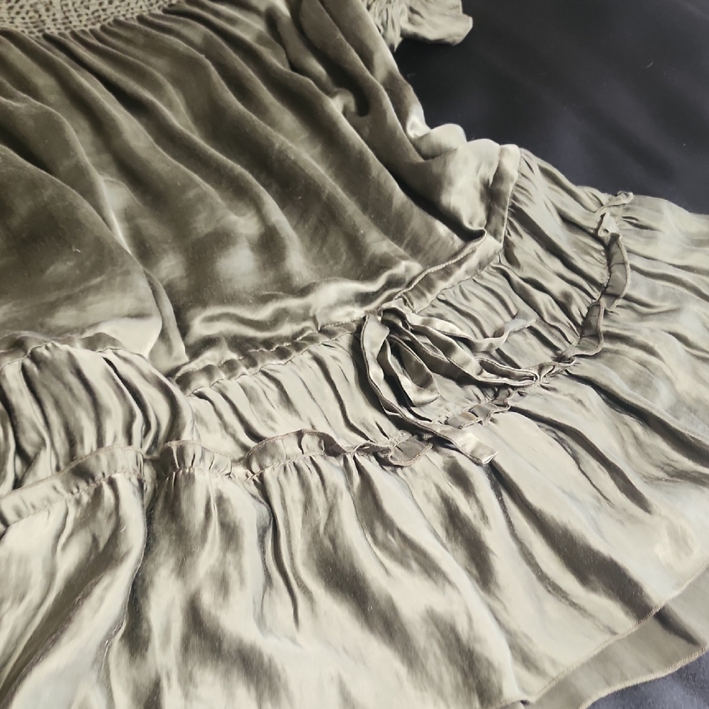 Theory Olive Ruffled Blouse - Picture 4 of 9